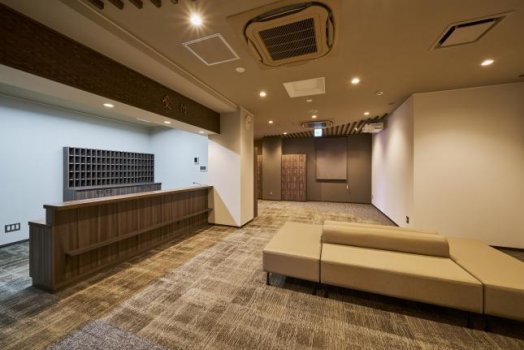 桃の花の時期には露天風呂から桃源郷の風景が楽しめます。（男風呂のみ。女風呂は垣根が高いため、見ることは出来ません）