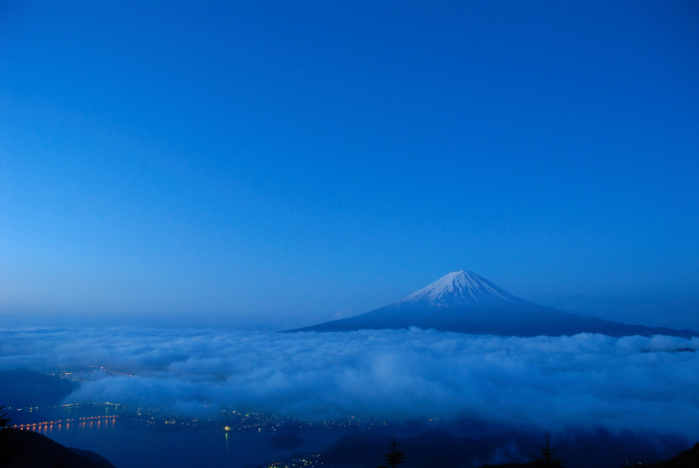 雲海と富士山
